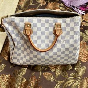 Louis Vuitton speedy bag